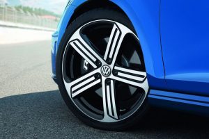 VW Golf R: Νέες φωτογραφίες και εσωτερικό