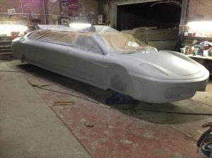 Μαντέψτε τι «κρύβεται» κάτω από την Ferrari limo…
