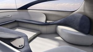 Έχω και κότερο Mercedes, πάμε μια βόλτα;