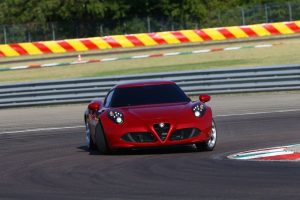 Alfa Romeo 4C: νέες φωτογραφίες και videos