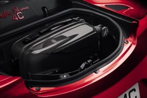 Alfa Romeo 4C: νέες φωτογραφίες και videos