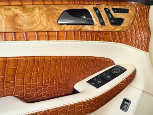 Mercedes ML 63 AMG με «κροκοδειλέ» εσωτερικό