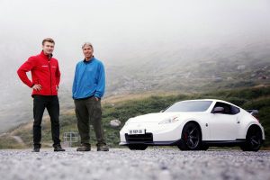 Nissan 370Z Nismo VS Wingsuit (video)