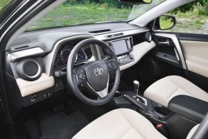 Αναβαθμισμένο Toyota RAV4 και 2.0 diesel 4×4
