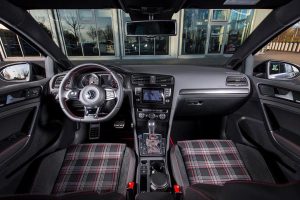 Volkswagen Golf GTI Dark Edition από την ABT