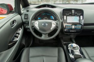 Το Nissan Leaf πέρασε σε πωλήσεις Golf και Auris