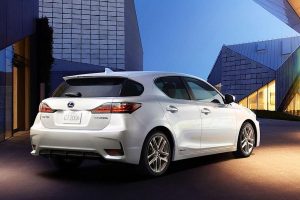 Ανανεωμένο Lexus CT 200h με επιθετική σχεδίαση