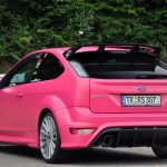 Ροζ Ford Focus RS; Ε, όχι...