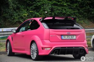 Ροζ Ford Focus RS; Ε, όχι…