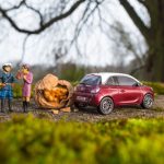 Μινιατούρες Opel ADAM σε φυσικό περιβάλλον