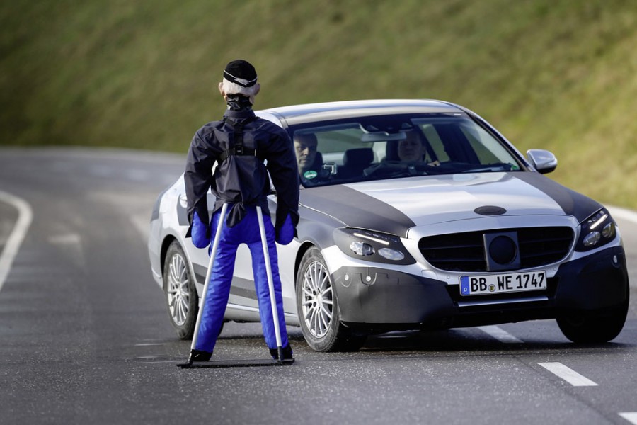 Ο Σουμάχερ δοκιμάζει τη νέα Mercedes C-Class