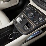 Νέο Chrysler 200 με 9άρι αυτόματο κιβώτιο