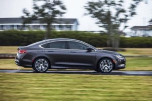 Νέο Chrysler 200 με 9άρι αυτόματο κιβώτιο