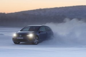 Η VW λανσάρει το Golf R και ετοιμάζει ακόμα πιο extreme έκδοση!