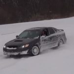 «Παιχνίδια» στα χιόνια με Subaru BRZ και Legacy GT 400 ίππων