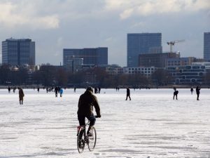 Το Αμβούργο απαγορεύει πλήρως τα αυτοκίνητα μέχρι το 2034!