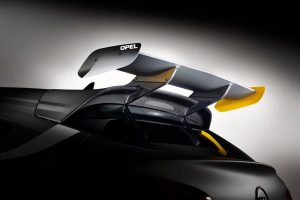 Opel Astra OPC Extreme με 300 hp και πολύ ανθρακόνημα