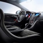 Opel Astra OPC Extreme με 300 hp και πολύ ανθρακόνημα