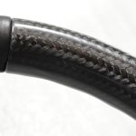 Η BMW βάζει στην παραγωγή ζάντες και τιμόνι από ανθρακόνημα