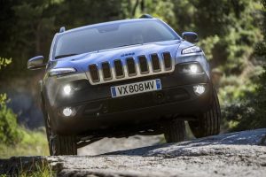 Το νέο Jeep Cherokee πάτησε Ευρώπη με δύο ντίζελ και 9άρι κιβώτιο