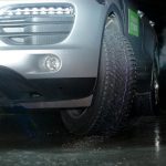 Το πρώτο χειμερινό λάστιχο με αναδιπλούμενα καρφιά! (+video)