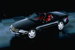 Την 25η επέτειό της γιορτάζει η Mercedes SL