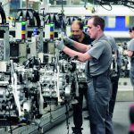 Η Porsche δίνει bonus 8.200 ευρώ σε 15.000 εργαζόμενούς της