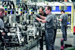 Η Porsche δίνει bonus 8.200 ευρώ σε 15.000 εργαζόμενούς της