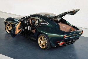 Alfa Romeo Disco Volante σε αποχρώσεις πράσινου και χρυσαφί