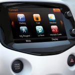 Το νέο Peugeot 108 αποκαλύπτει τον... εσωτερικό του κόσμο