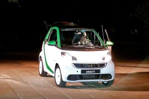 Στις εκθέσεις το Σάββατο οι νέες Mercedes GLA και C-Class