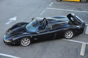 Πωλείται η μοναδική στον κόσμο μαύρη Maserati MC12