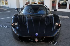 Πωλείται η μοναδική στον κόσμο μαύρη Maserati MC12