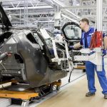 Πως κατασκευάζεται η γεμάτη καινοτομίες σπορ υβριδική BMW i8