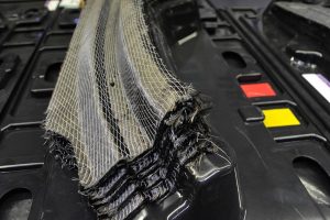 Πως κατασκευάζεται η γεμάτη καινοτομίες σπορ υβριδική BMW i8