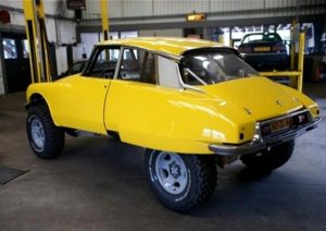 Toyota Land Cruiser με αμάξωμα από Citroen DS
