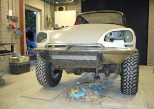 Toyota Land Cruiser με αμάξωμα από Citroen DS