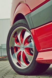 Το «Red and racy» Mercedes Sprinter by Hartmann