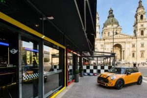 Το ΜΙΝΙ εγκαινίασε το πρώτο παγκοσμίως MINI BAR στη Βουδαπέστη