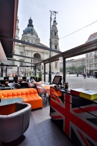 Το ΜΙΝΙ εγκαινίασε το πρώτο παγκοσμίως MINI BAR στη Βουδαπέστη