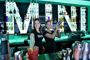 Το ΜΙΝΙ εγκαινίασε το πρώτο παγκοσμίως MINI BAR στη Βουδαπέστη