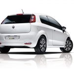 Νέες εκδόσεις Fiat Panda και Punto Young με νεανικό στιλ