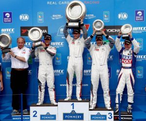 Παρθενική εμφάνιση του Loeb στο WTCC με θέση στο βάθρο