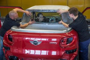 Επίσημο MINI Paceman Adventure με διθέσιο pick up αμάξωμα!