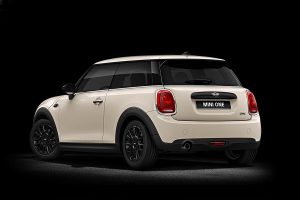 Ξεκινά η διάθεση του νέου MINI One με τιμή από 15.730 ευρώ