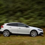 Volvo V40 Cross Country αυτόματο ίδια τιμή με το μηχανικό
