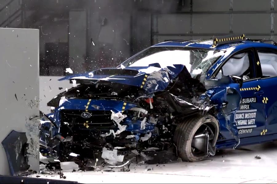 «Σκληρό καρύδι» το Subaru Impreza WRX σε crash tests (video