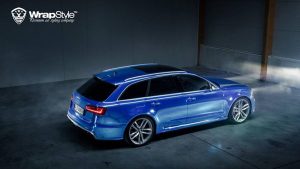 Audi RS6 Avant 750 hp ντυμένο με μεμβράνη μπλε χρωμίου