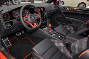 Μοναδικό Volkswagen Golf GTI Wolfsburg Edition με 380 PS