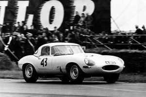 Η Jaguar θα κατασκευάσει 6 καινούργιες Lightweight E-type